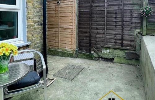 West Norwood Villa | 2BR House,SE27, Parking,Garden,near West Norwood Station