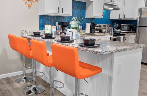 Westside Norwich Apartment | 2BR, Modern, Relaxing, 2.1Mi To Mohegan