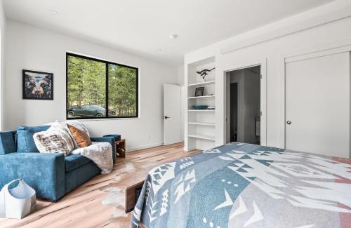 Twin Lakes House | 2BR Mountain View Retreat - Near Twin Lakes