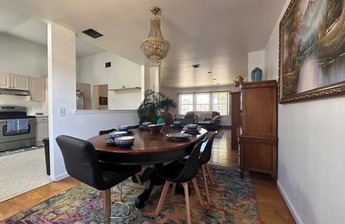 Alden Manor House | 2BR PRIV ENTRY 2nd floor of house in quiet neighborhood, close to everything!!