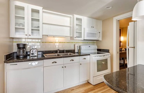 Northeast Virginia Beach Resort | 2BR Retreat with 2 Oceanfront Balconies at Hilton Ocean Beach Club Resort