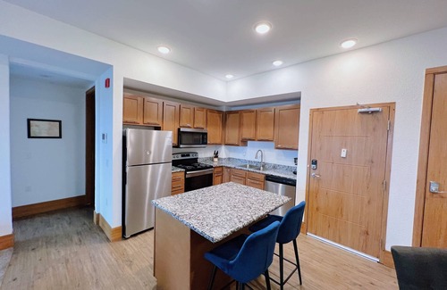 Grandville Apartment | 2BR Suite at The Grand Castle Gym & Free Parking