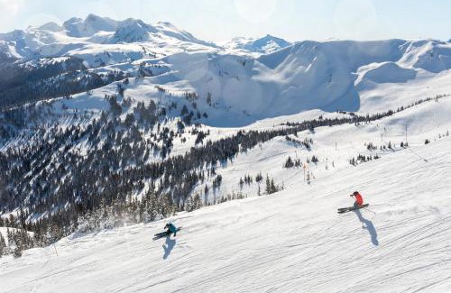 Blackcomb House | 2BR Treeline Townhome - Dog Friendly, Ski-in Access, Private Patio - Harmony Whistler