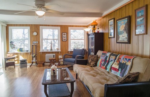 Hollister House | 2BR Walk-In Home - Near Table Rock State Park - FREE TICKETS INCLUDED - CASA