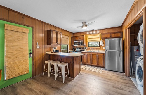 Colington House | 2BR with balcony, hammock, full kitchen, & W/D