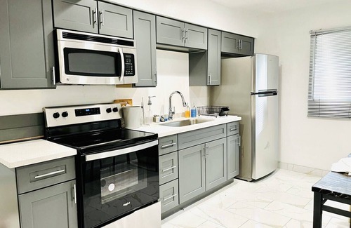Beverly Green Apartment | 2BRCondo,LasVegas,WalkToStrip,LVCC,STRIP,Book,pool,summer,July4th,independence