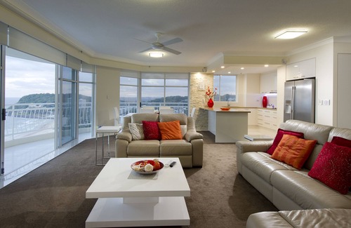 Burleigh Heads Apartment | 2nd Avenue Beachside Apartments