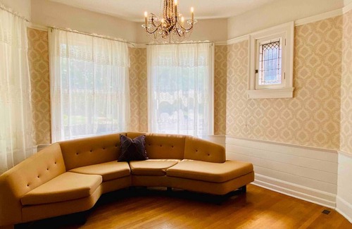 Academy - Sherman Park House | 2nd Floor Apartment Historic Mansion. Sleeps up to 6!