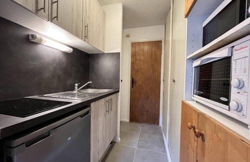 Val Cenis Apartment | 2nd floor, balcony, tv, ski locker, 24m², Val Cenis