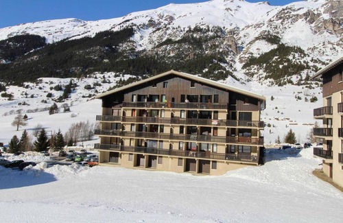 Val Cenis Apartment | 2nd floor, balcony, tv, ski locker, 24m², Val Cenis