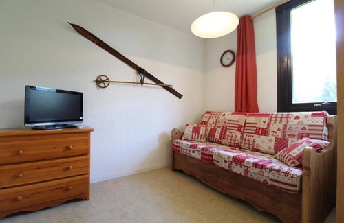 Val Cenis Apartment | 2nd floor, balcony, tv, ski locker, 24m², Val Cenis