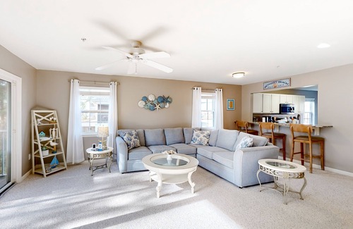 Ocean View Condo | 2nd-floor condo at Bethany Bay with pool, on-site golf, and sports courts