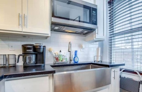 Beechmont House | 2nd Floor Penthouse w/fast wifi and RV Parking
