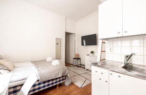 Hietalahti Apartment | 2ndhomes Cozy Studio in Kamppi