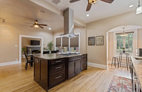 Lakeland House | 2x Properties + Pool + Pet Friendly