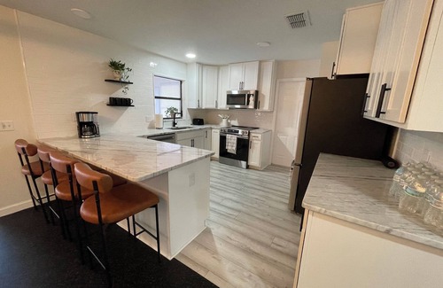 Lakeland House | 3/2 Home with pool/fitness gym/coffee