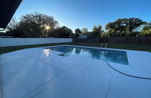 Lakeland House | 3/2 Home with pool/fitness gym/coffee