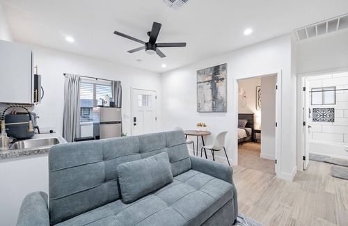 Estrella House | 3.8 Miles From Downtown Phoenix #B