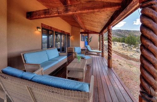 Spanish Valley House | 3-Acre Mountain Retreat with Views!