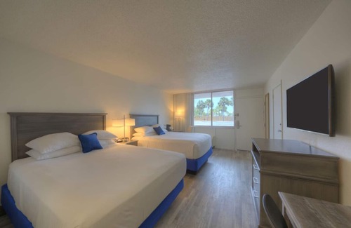 Fort Walton Beach Hotel | 3 Beachy Rooms w/Outdoor Swimming Pool, Perfect for a Family Vacation