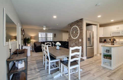 Olde Town House | 3 bed 2 ba house, large yard, quiet country setting