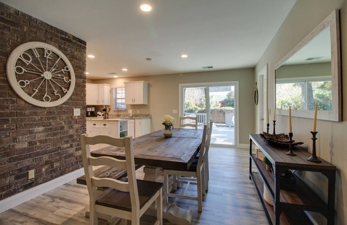 Olde Town House | 3 bed 2 ba house, large yard, quiet country setting