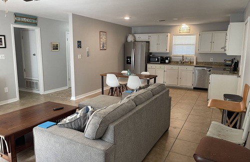 Pensacola House | 3 bed 2 bath just 15 minutes to Perdido and Johnson beach!