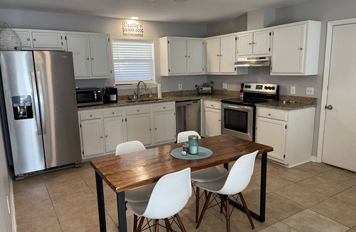 Pensacola House | 3 bed 2 bath just 15 minutes to Perdido and Johnson beach!