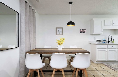 Mount Berry House | 3 Bed 2 Bath Renovated Cozy Farmhouse