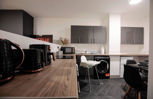 Oldham Apartment | 3 Bed Apartment in Oldham