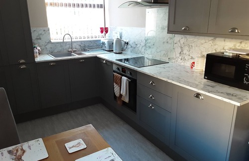 Colwyn Bay House | 3-bed Bungalow Near Conwy Valley Close to Castle