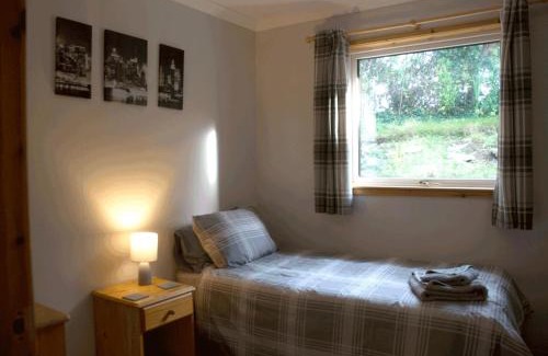 Damnaglaur House | 3 Bed Bungalow - Sleeps 6 - Pet Friendly - Parking