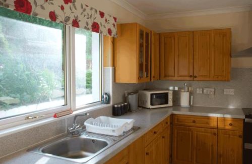 Damnaglaur House | 3 Bed Bungalow - Sleeps 6 - Pet Friendly - Parking