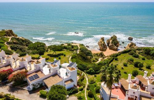 Alporchinhos Villa | 3-Bed Clifftop Beach House - Pool, Private Garden, Rooftop & Paddle Boards