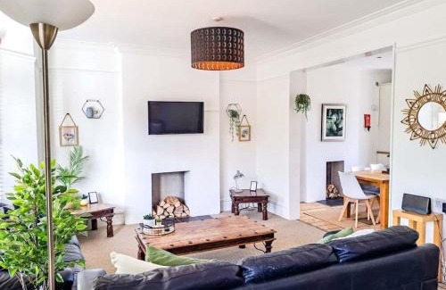 Grangetown Apartment | 3 bed flat near to Cardiff and Cardiff Bay