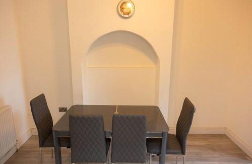 Abbey Wood Apartment | 3-Bed House by Abbey Wood Station
