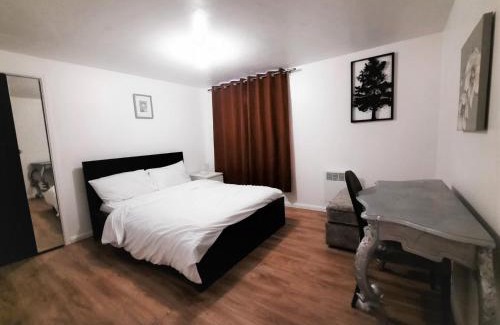 Colchester House | 3-Bed House in Colchester with Parking and WiFi