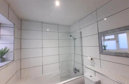 Colchester House | 3-Bed House in Colchester with Parking and WiFi