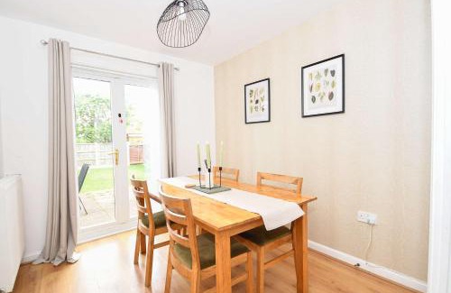 Vauxhall House | 3 Bed House, Sleeps 5, Walking Distance to Centre