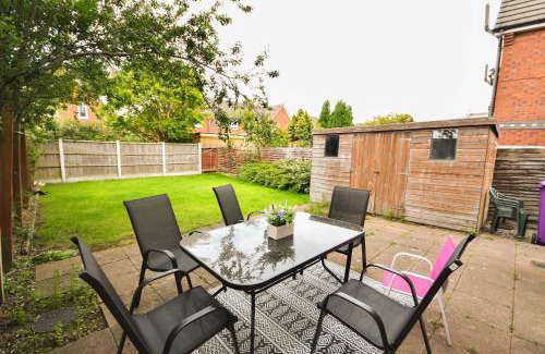 Vauxhall House | 3 Bed House, Sleeps 5, Walking Distance to Centre