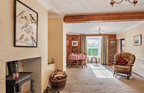 Briston House | 3 Bed in Briston 90184