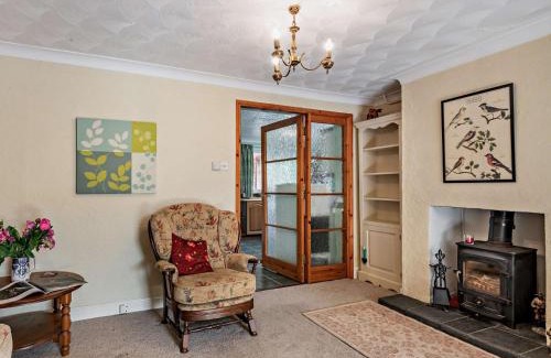 Briston House | 3 Bed in Briston 90184