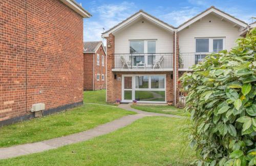 Corton House | 3 Bed in Corton oc-s32347