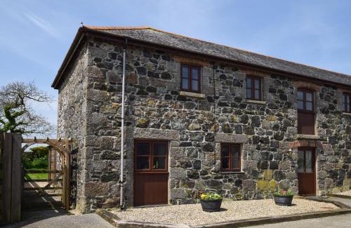 Newtown-in-St-Martin House | 3 Bed in Helford HTFOX