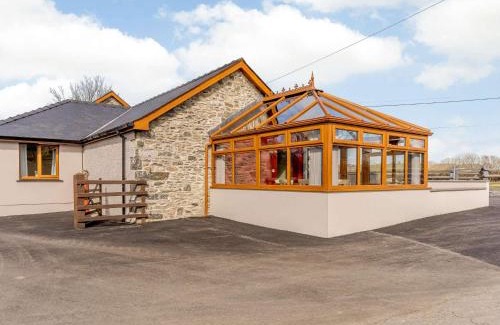 Lampeter House | 3 Bed in Lampeter 86506