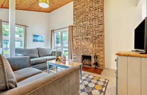 Saltash House | 3 Bed in Saltash 30040