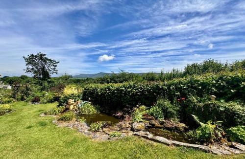 Llanfihangel Tal-y-llyn House | 3 Bed in Talyllyn 93947