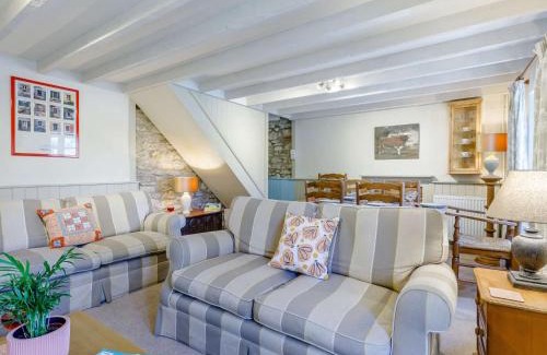 Upwey House | 3 Bed in Upwey 87065