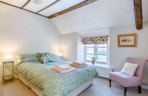 Upwey House | 3 Bed in Upwey 87065