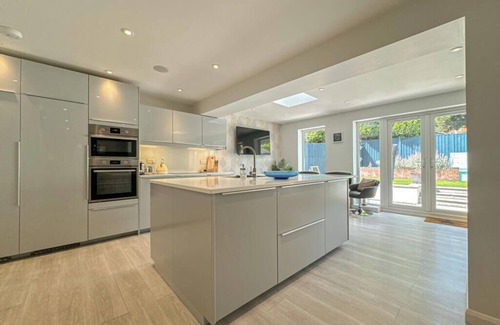 Hereford House | 3 bed - open plan - central home - Sleeps 5-6